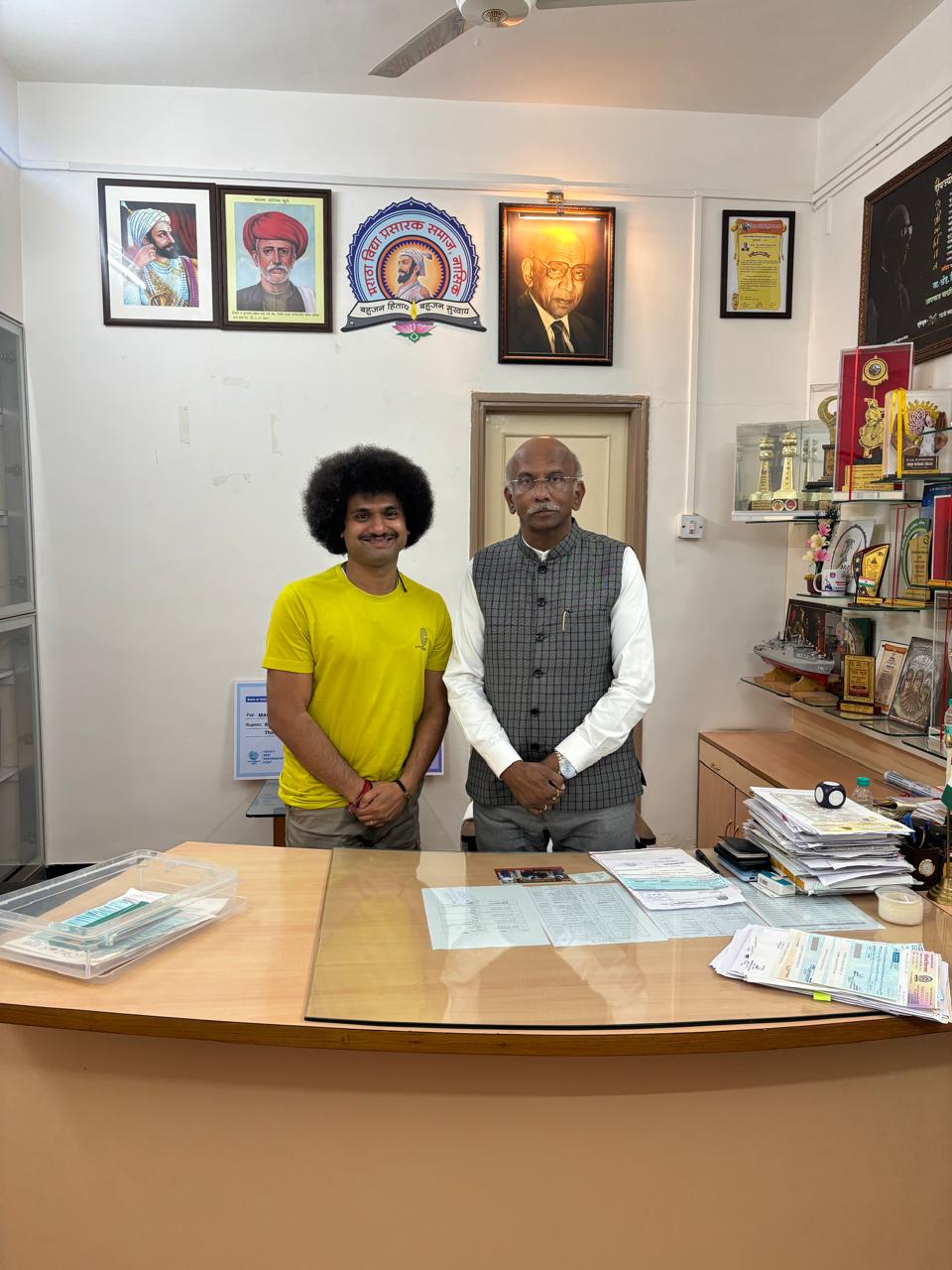 ADV NITIN THAKRE.jpg